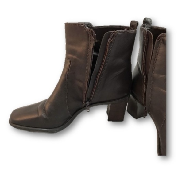 Antonio Melani brown leather booties size 8.5 - Picture 5 of 6